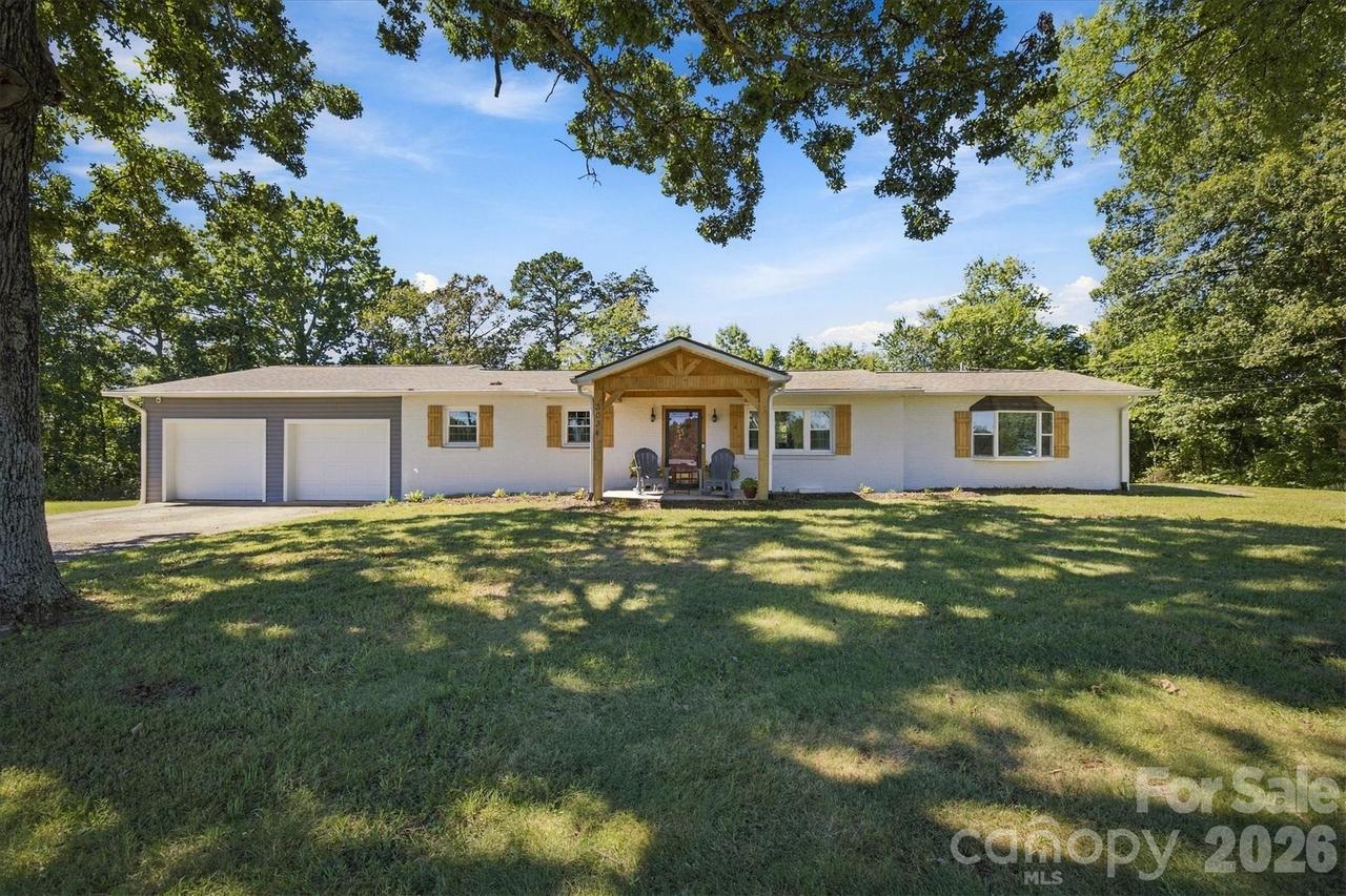 3034 Heffner Pl., Hudson, NC 28638