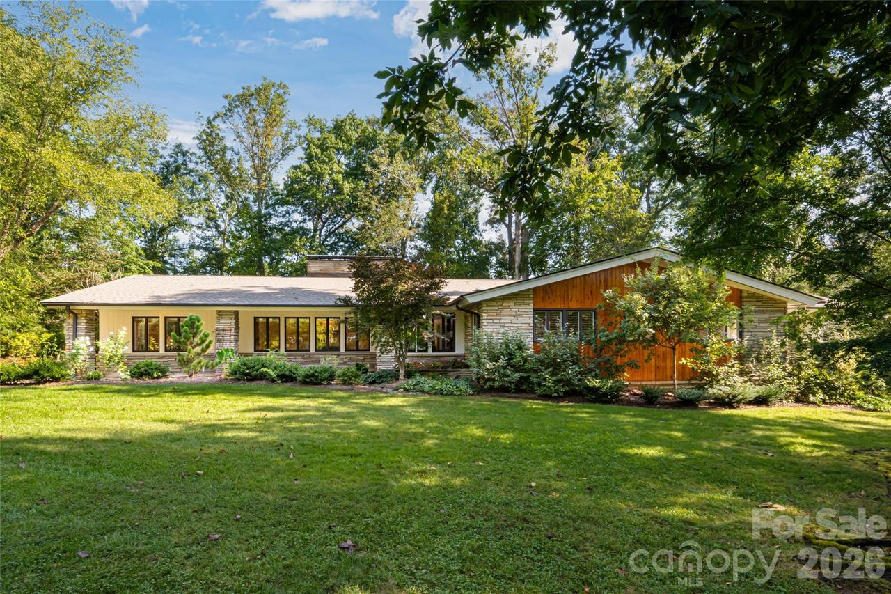6 Deerfield Rd., Asheville, NC 28803