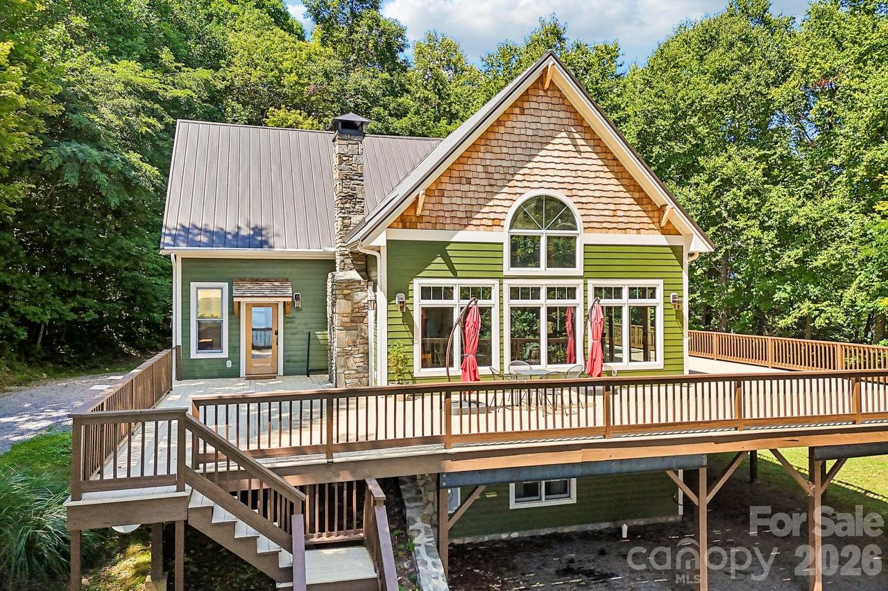 2705 Sand Branch Rd., Black Mountain, NC 28711
