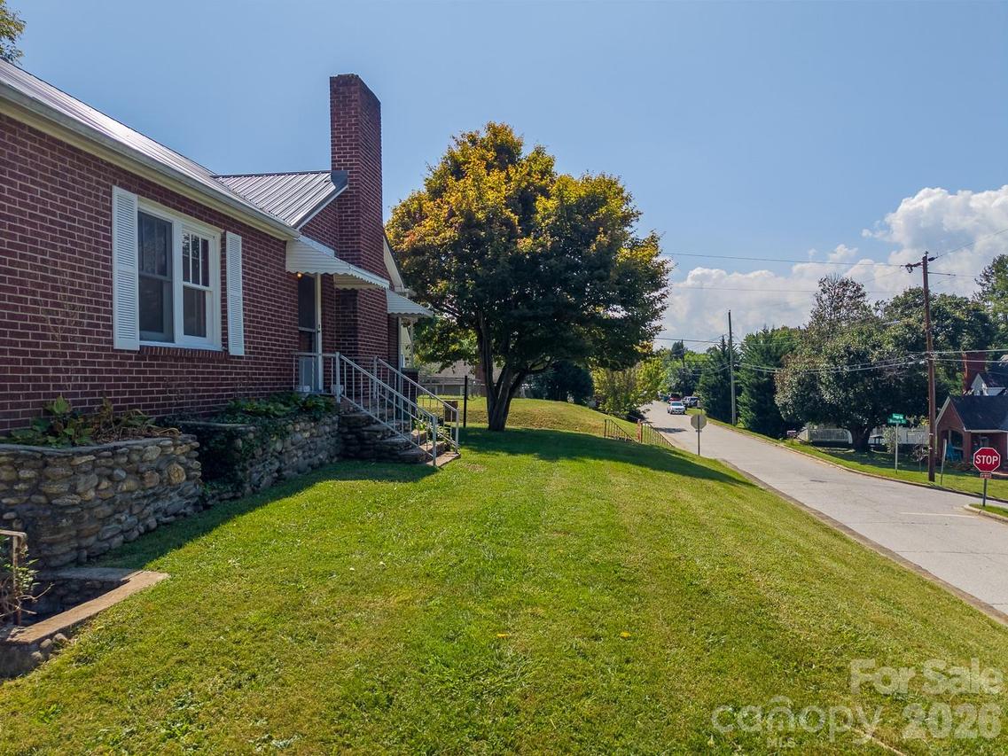 314 Trammell Ave., Canton, NC 28716