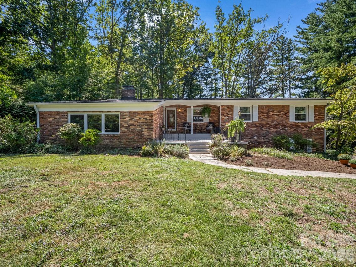 21 Sleepy Hollow Dr., Asheville, NC 28805