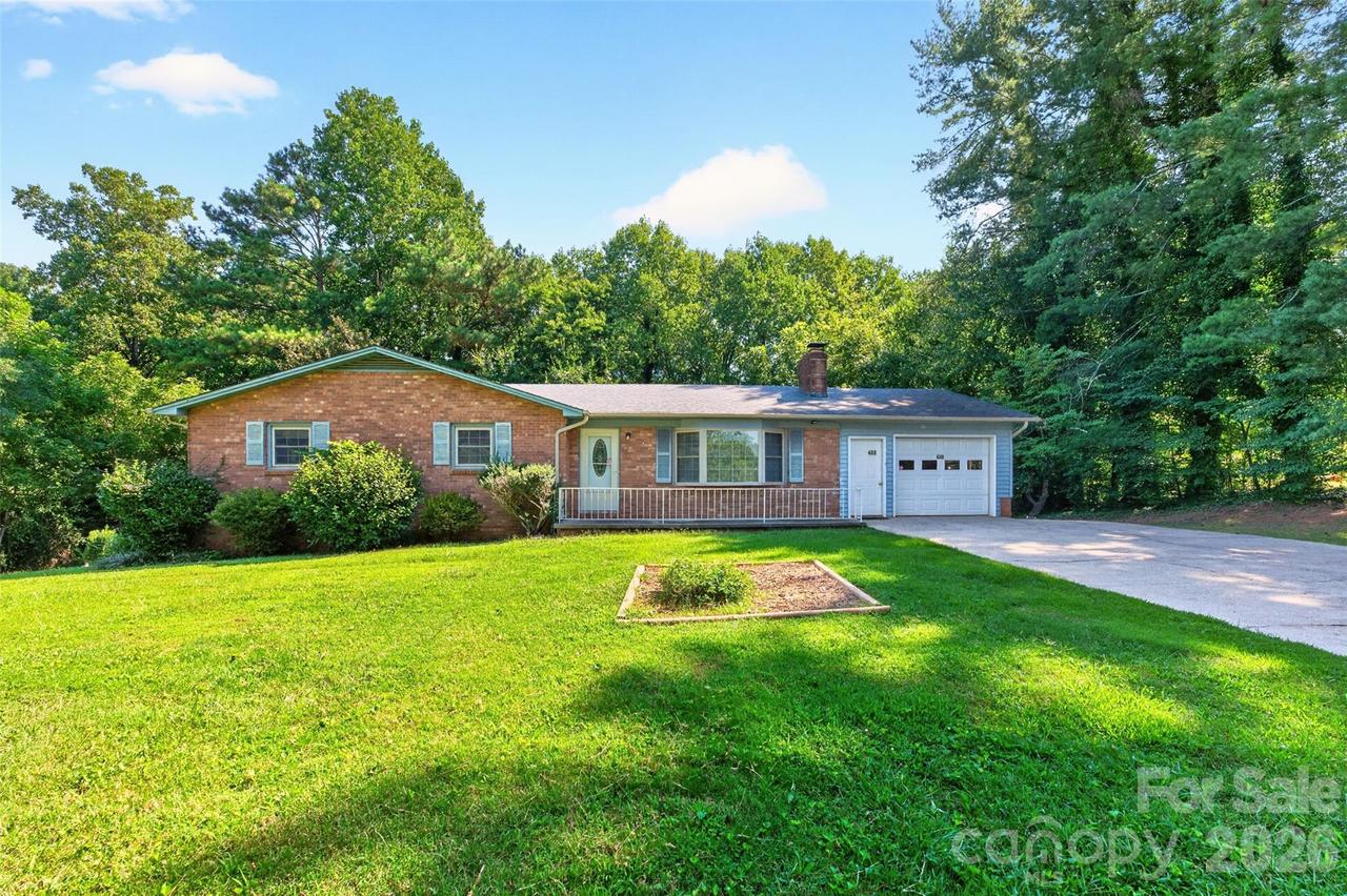 632 Wildlife Access Rd., Hickory, NC 28601