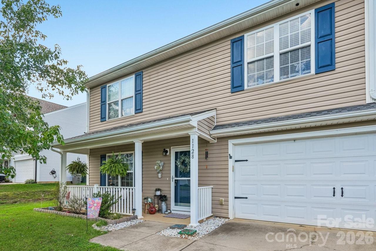 1128 Ametrine Ln., Dallas, NC 28034