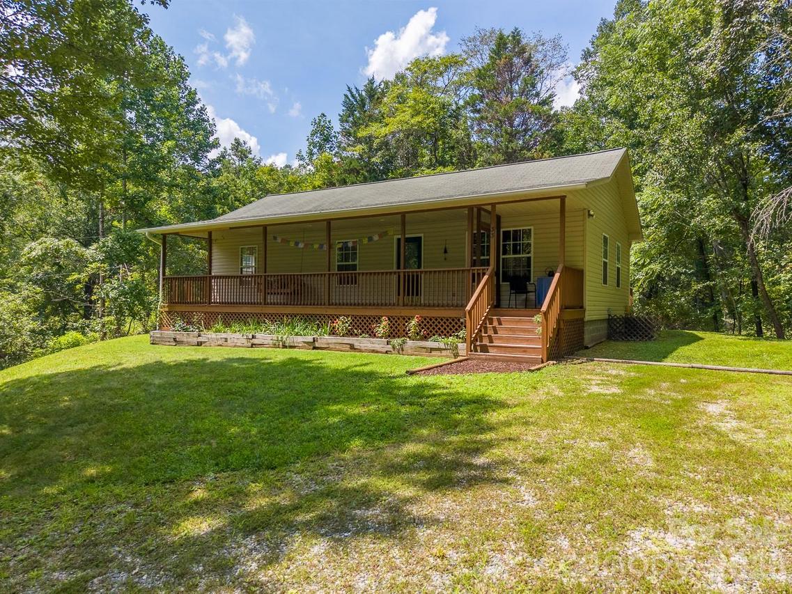 33 E H Bailey Rd., Bryson City, NC 28713