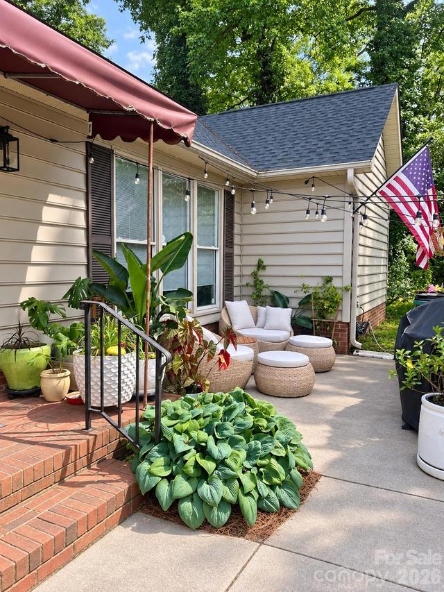 5935 Crape Myrtle Ln., Charlotte, NC 28216