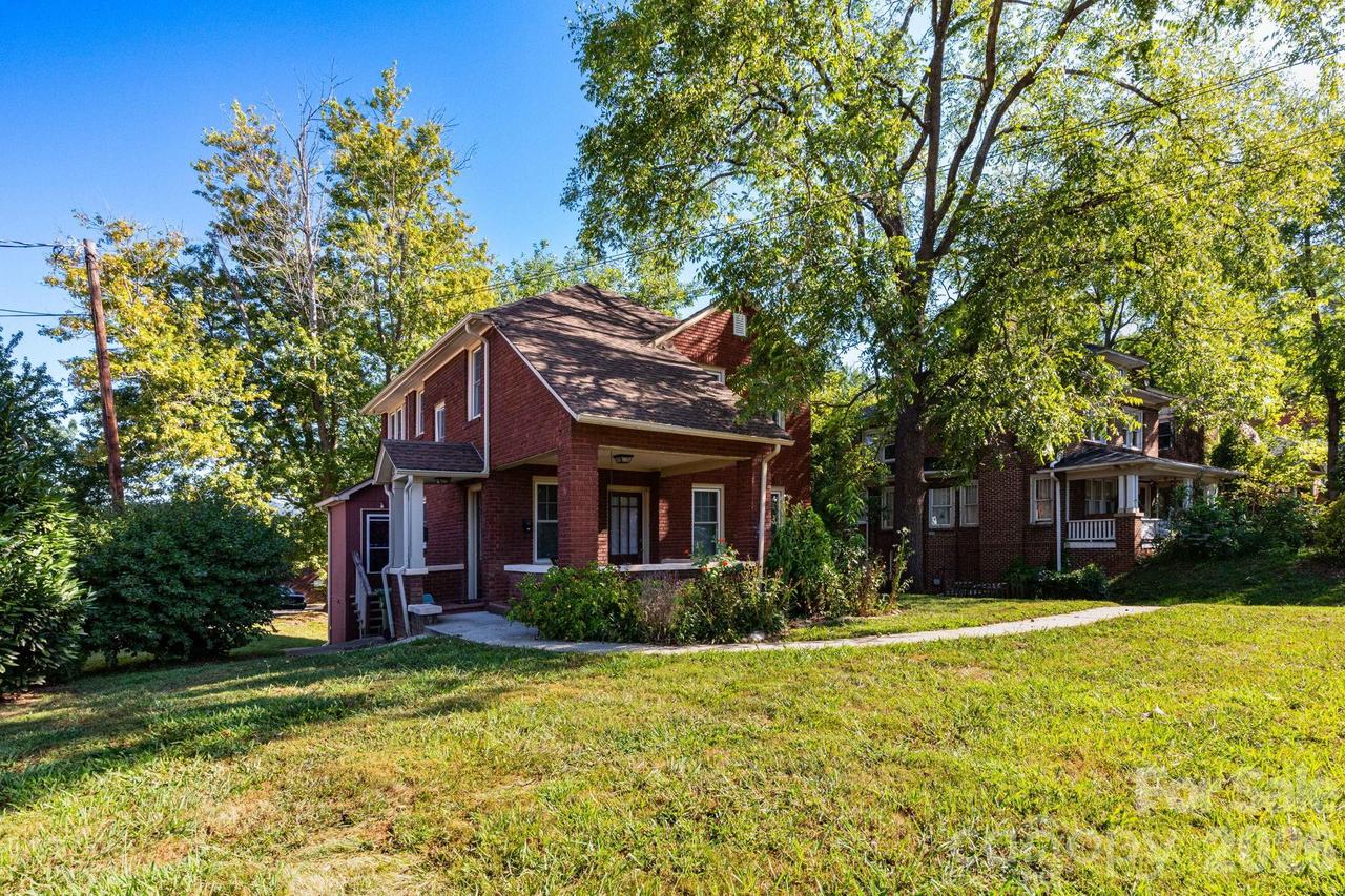 16 Gracelyn Rd., Asheville, NC 28804