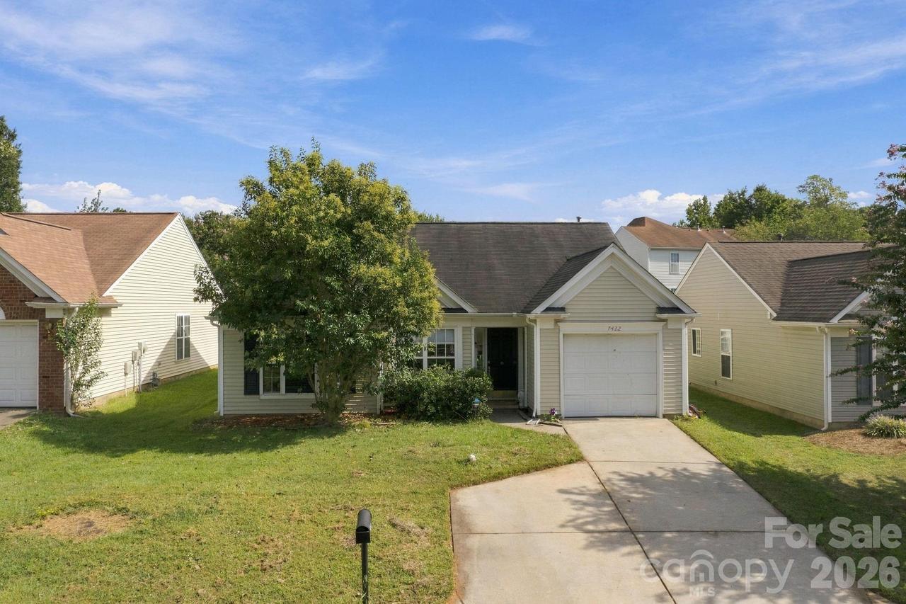 7422 Stone Mountain Ct., Charlotte, NC 28262