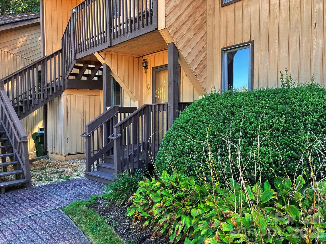51 Pebble Creek Dr., Asheville, NC 28803