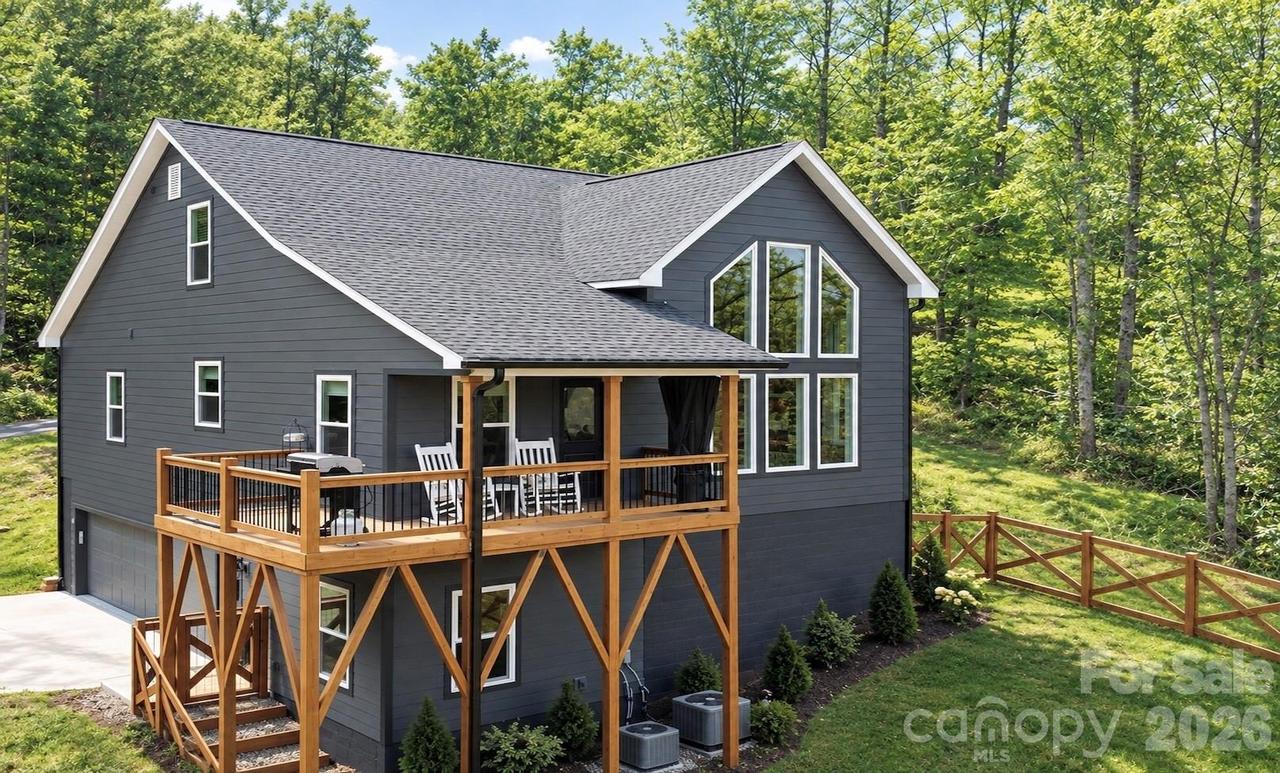 71 View Ridge Pkwy., Leicester, NC 28748