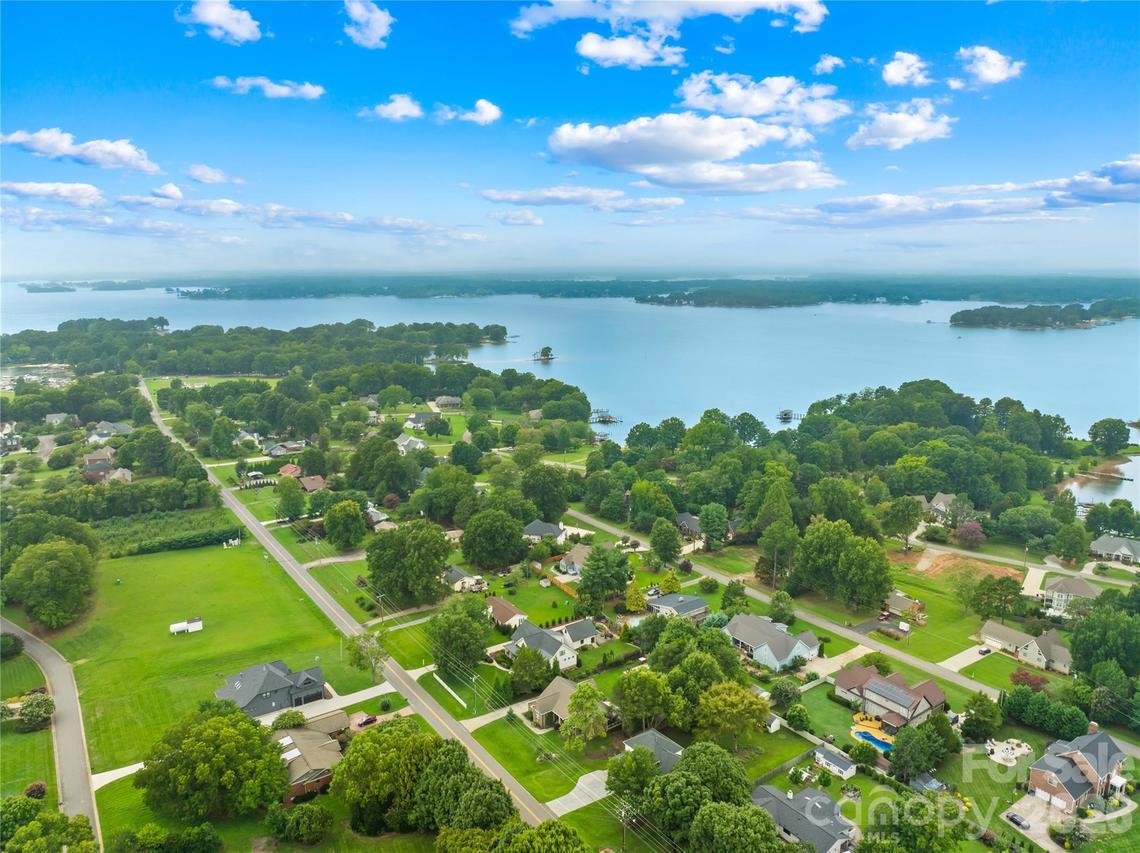 149 Lakeshore Dr., Mooresville, NC 28117