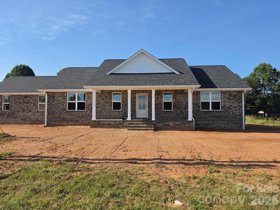 3684 Woodgreen Dr., Lincolnton, NC 28092