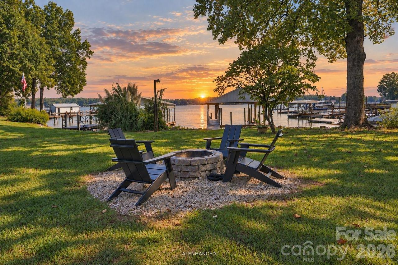 4954 Moonlite Bay Dr., Sherrills Ford, NC 28673