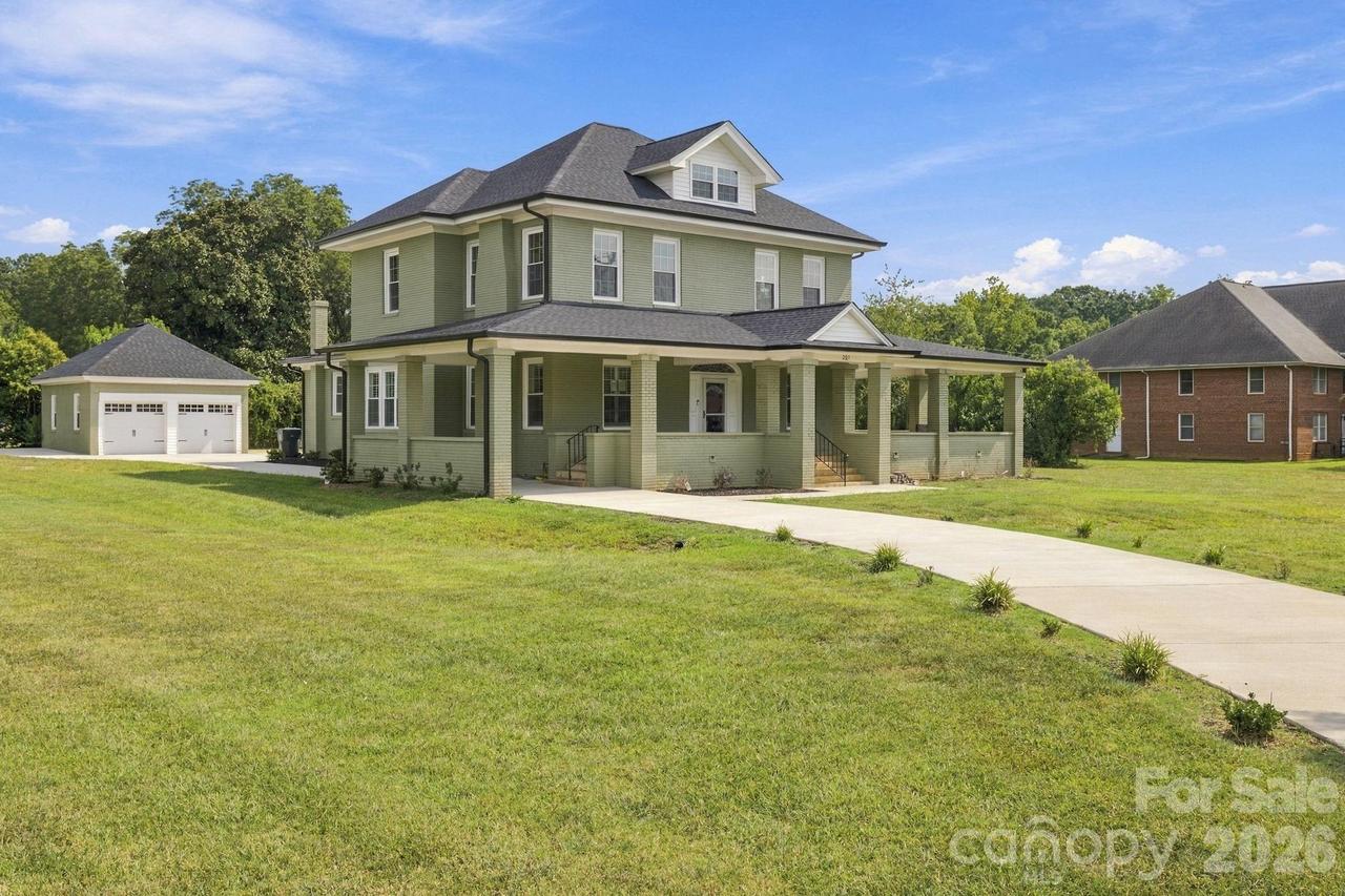 201 E 1st St., Lowell, NC 28098