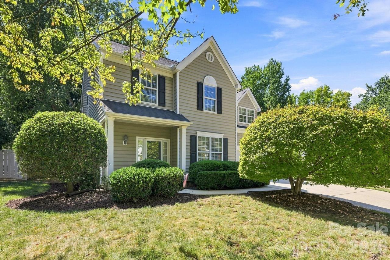 10018 Glencrest Dr., Huntersville, NC 28078