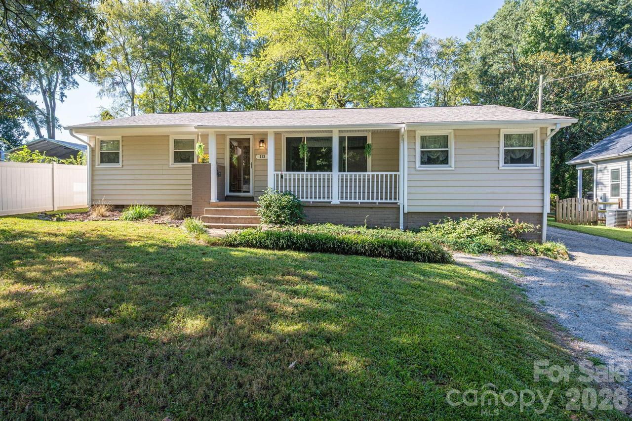 313 Willis Rd., Dallas, NC 28034