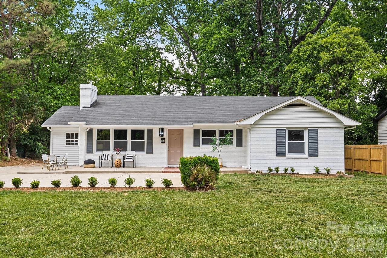 1915 Birchcrest Dr., Charlotte, NC 28205