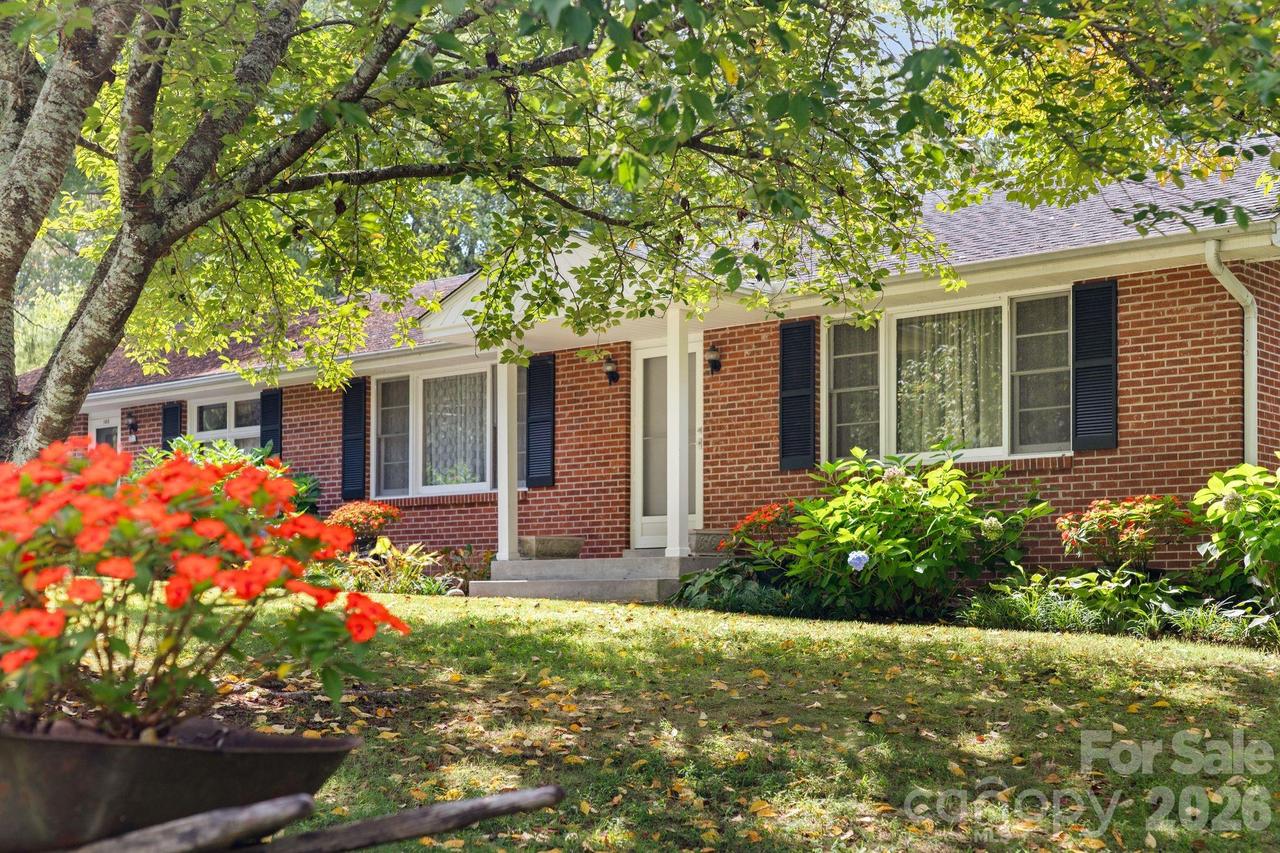 1450 Howard Gap Rd., Hendersonville, NC 28792