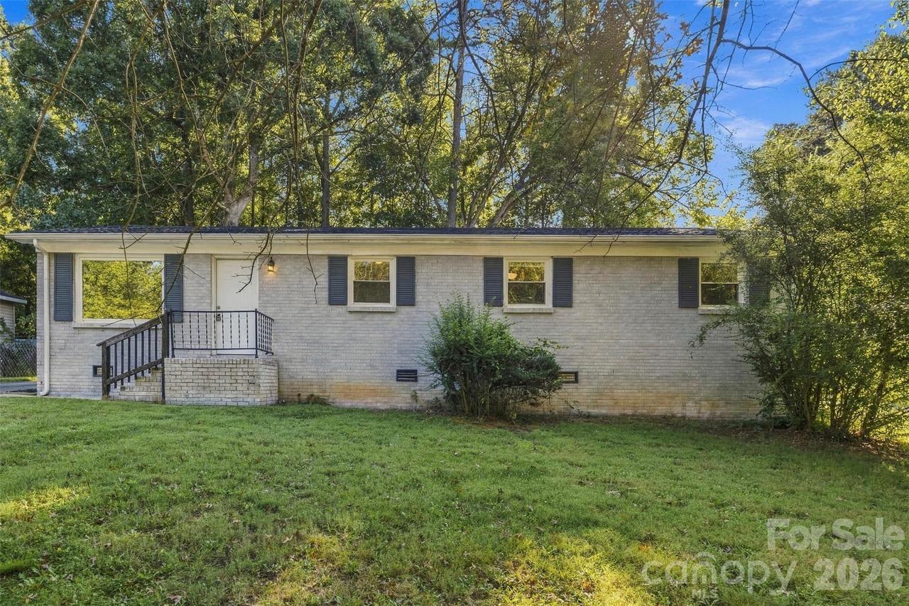 428 E Mclelland Ave., Mooresville, NC 28115