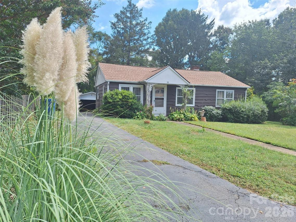 16 Shannon Dr., Asheville, NC 28803