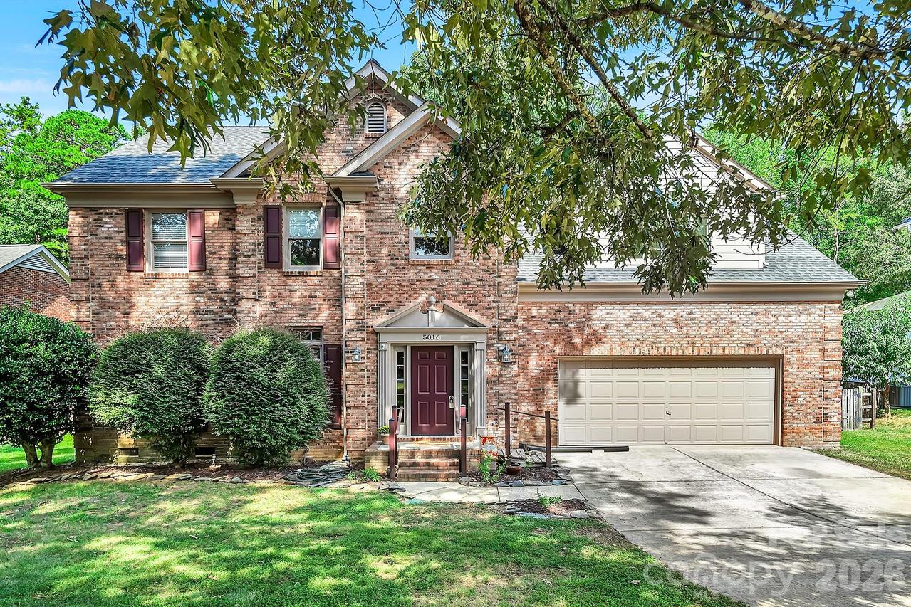 5016 Hickory Lake Ln., Matthews, NC 28105