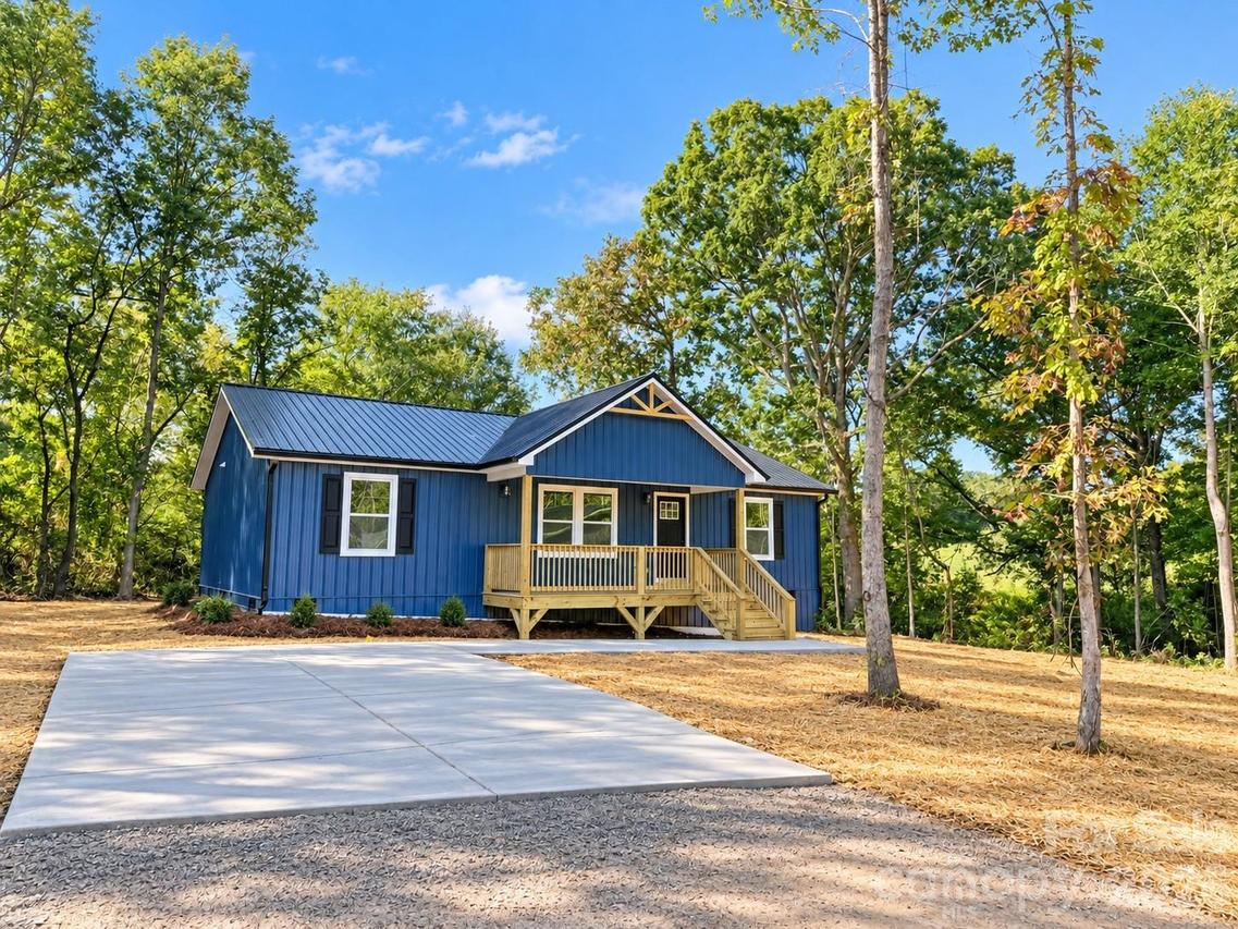 1200 Luciano Camilo Dr., Morganton, NC 28655