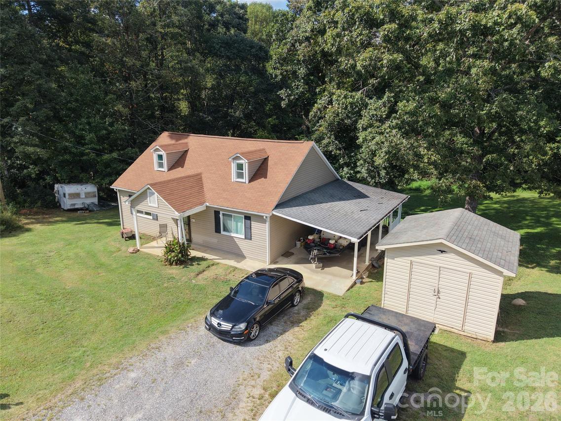 4266 Smokey Creek Rd., Lenoir, NC 28645
