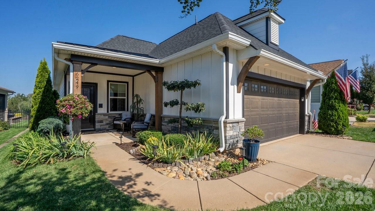 6249 Raven Rock Dr., Denver, NC 28037