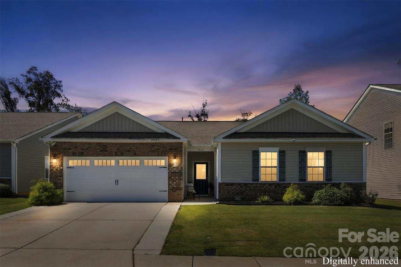 7735 Stonehouse Dr., Gastonia, NC 28056