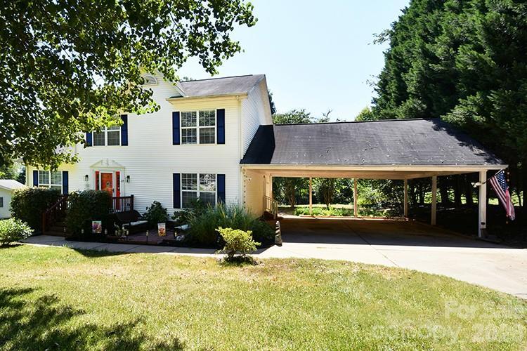 235 Crystal Cir., Mooresville, NC 28117
