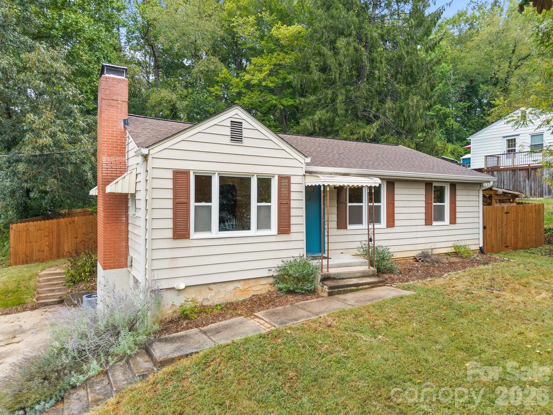400 Monte Vista Rd., Candler, NC 28715