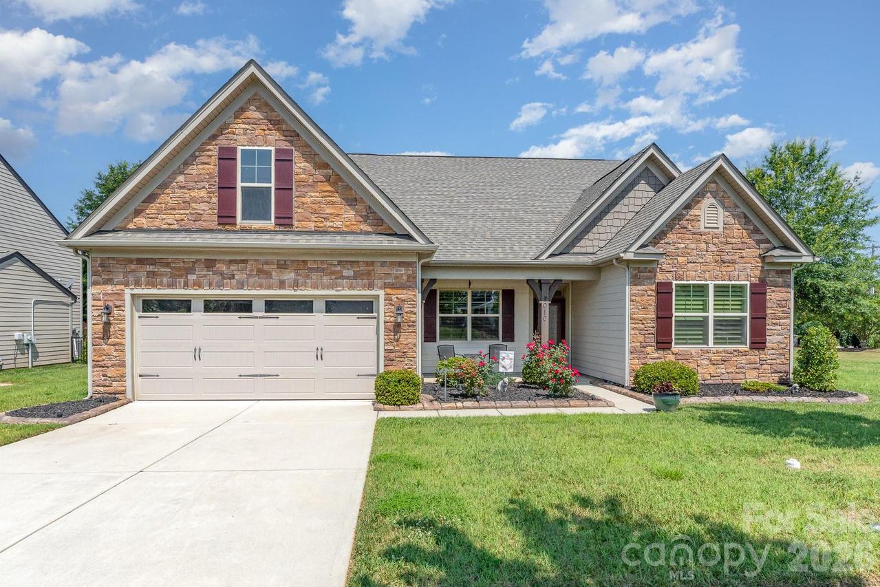 2010 Knocktree Dr., Indian Trail, NC 28079