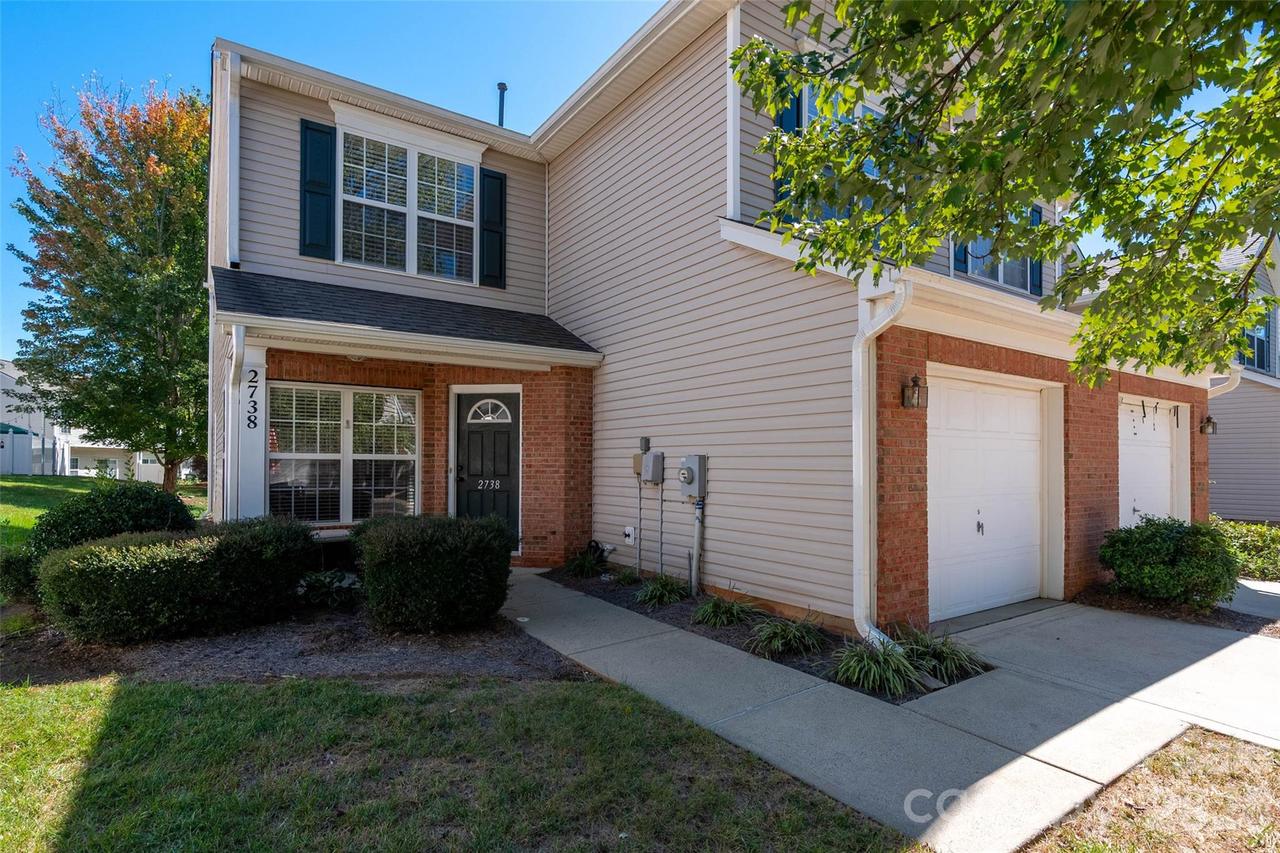 2738 Mill Valley Ct., Matthews, NC 28105