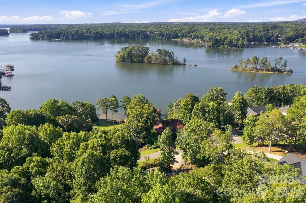 184 High Lake Dr., Statesville, NC 28677