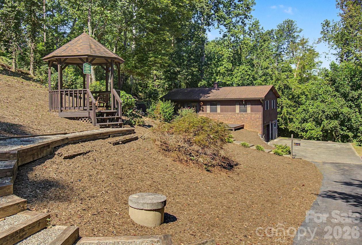21 Coffey Cir., Asheville, NC 28806