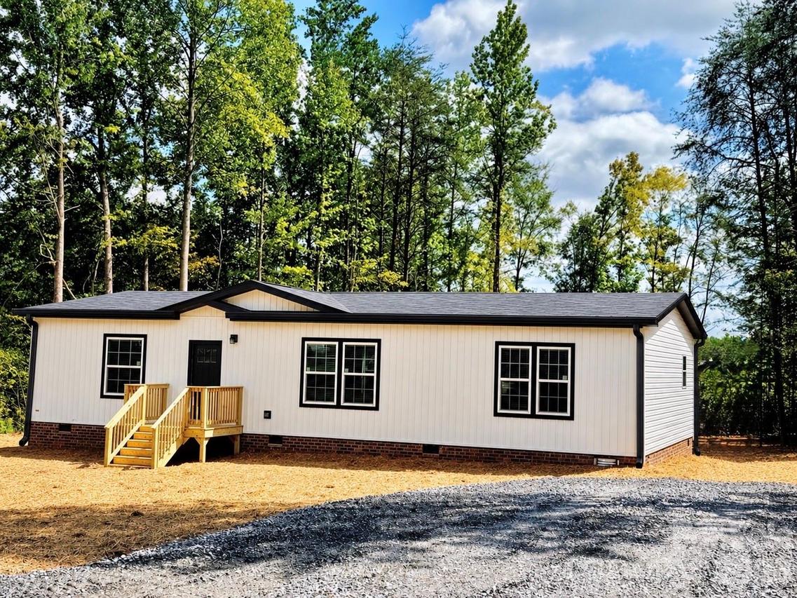 105 Cottontail Ln., Statesville, NC 28677