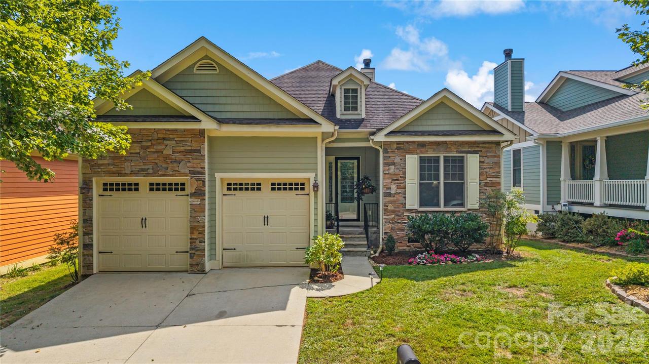 27 Dreambird Dr., Leicester, NC 28748