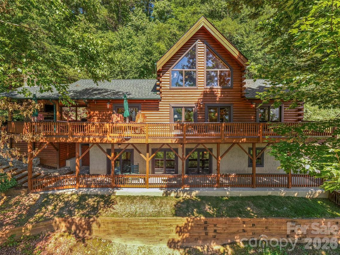 10 Cougar Ln., Maggie Valley, NC 28751