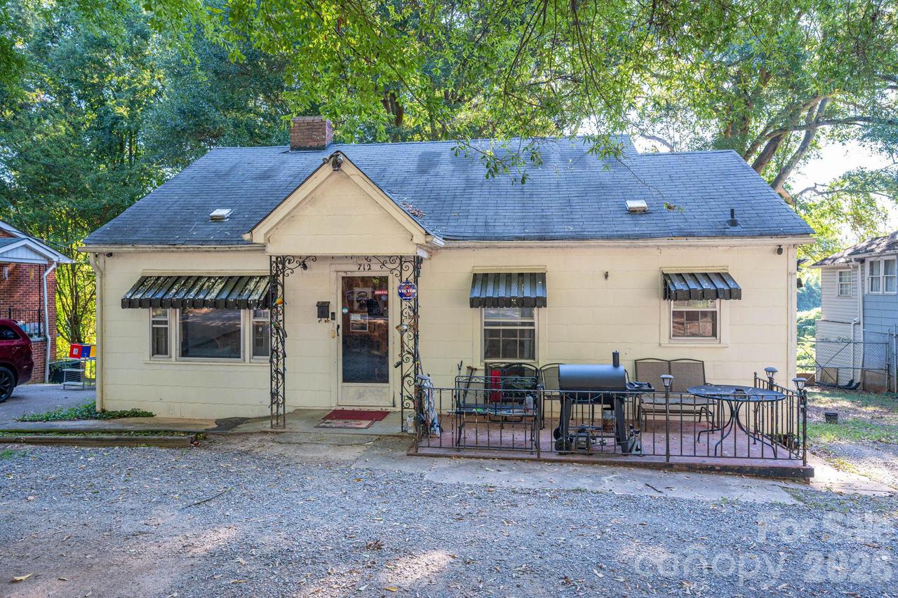 712 N Weldon St., Gastonia, NC 28052