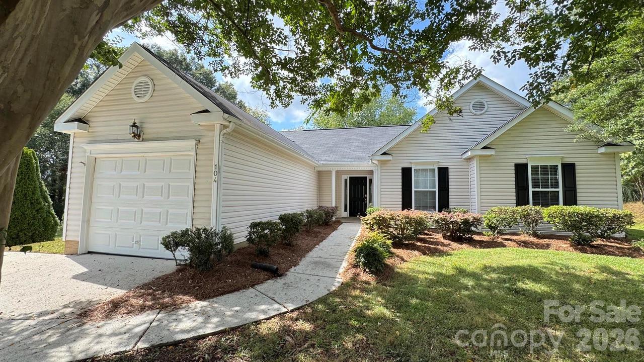 104 S Willow Ct., Mount Holly, NC 28120