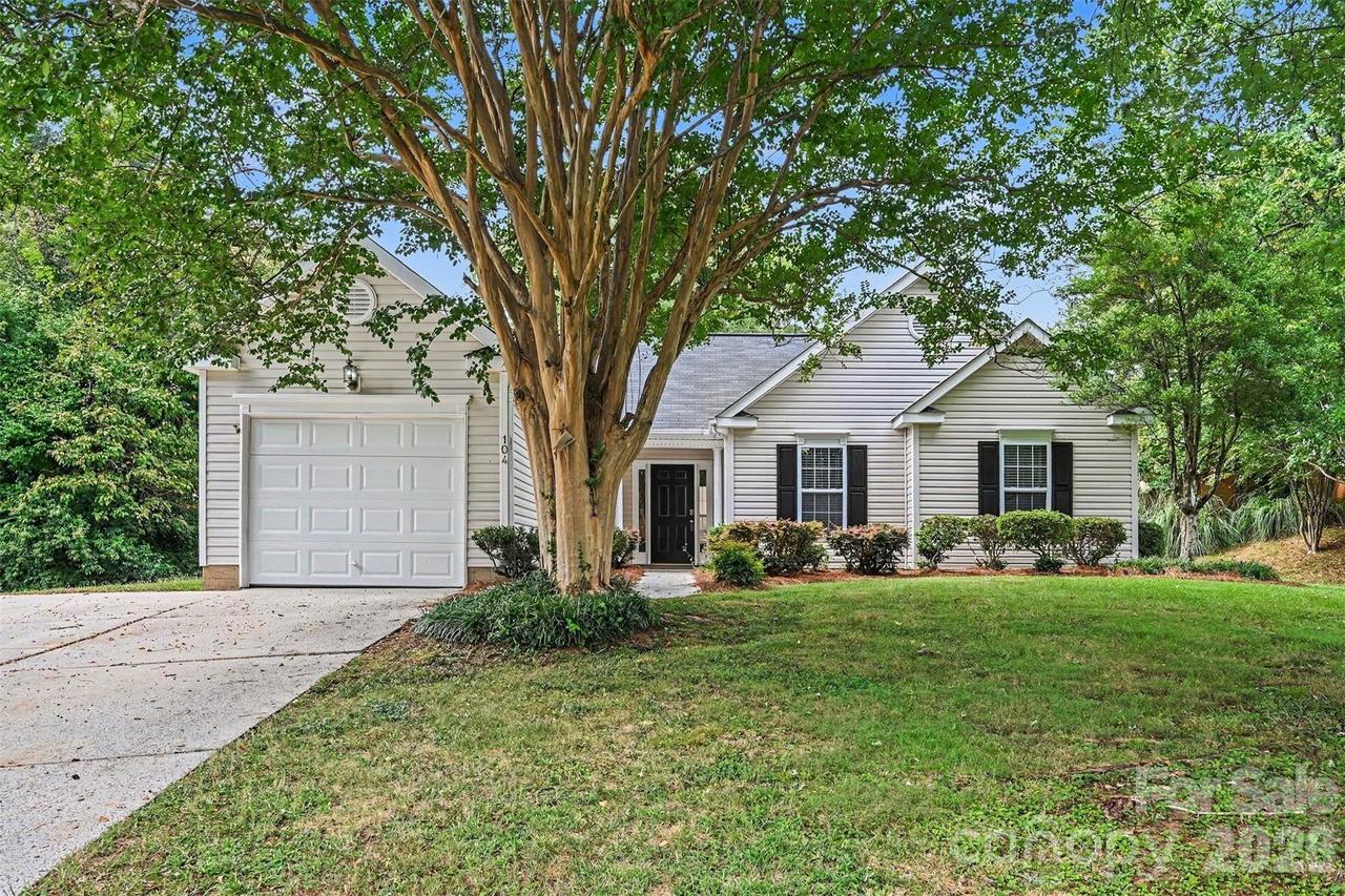 104 S Willow Ct., Mount Holly, NC 28120