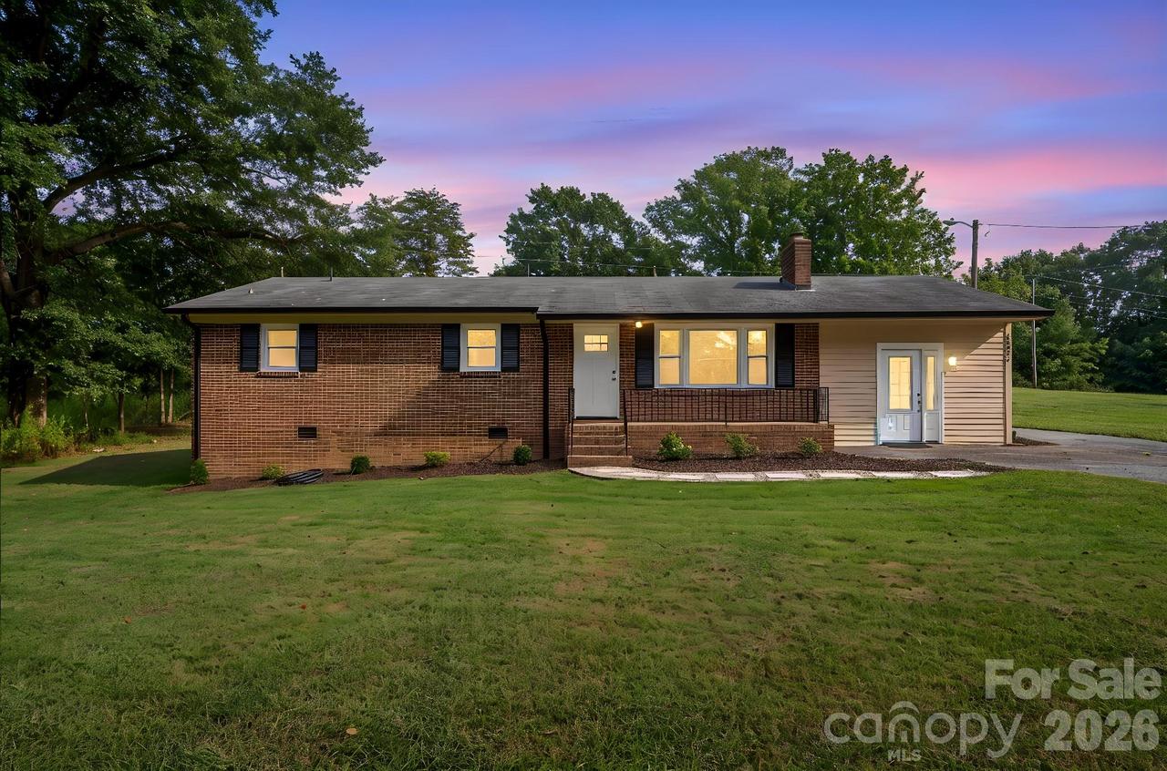 1081 Redleaf Tr., Lincolnton, NC 28092