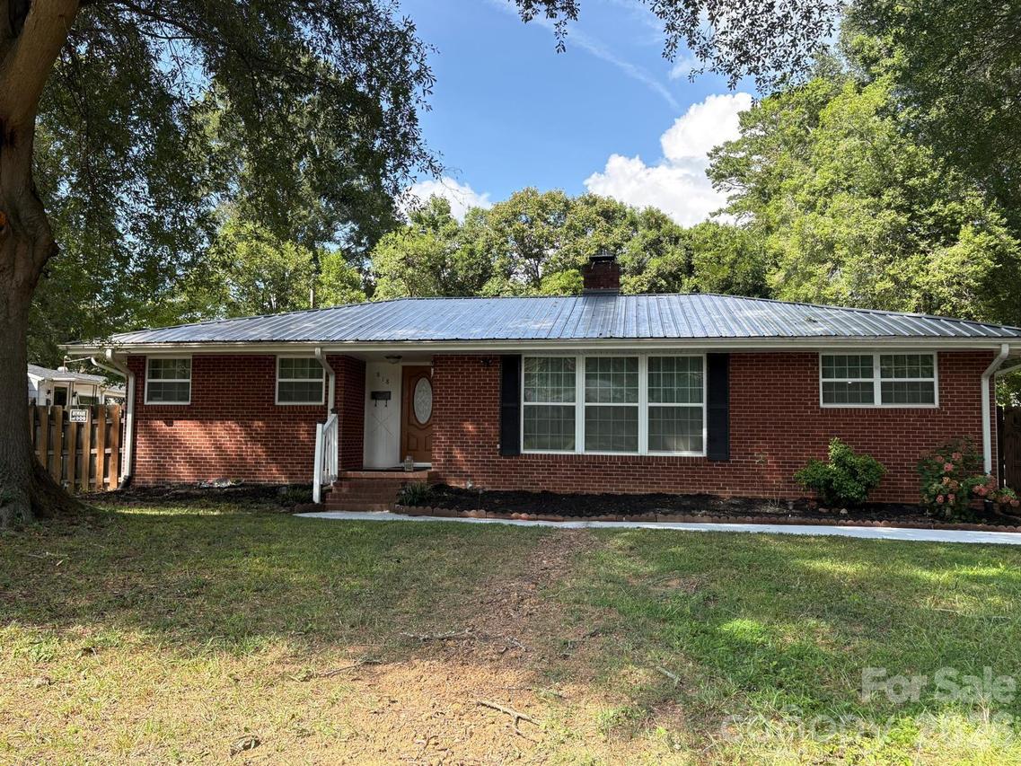 818 Hillcrest Ave., Gastonia, NC 28052