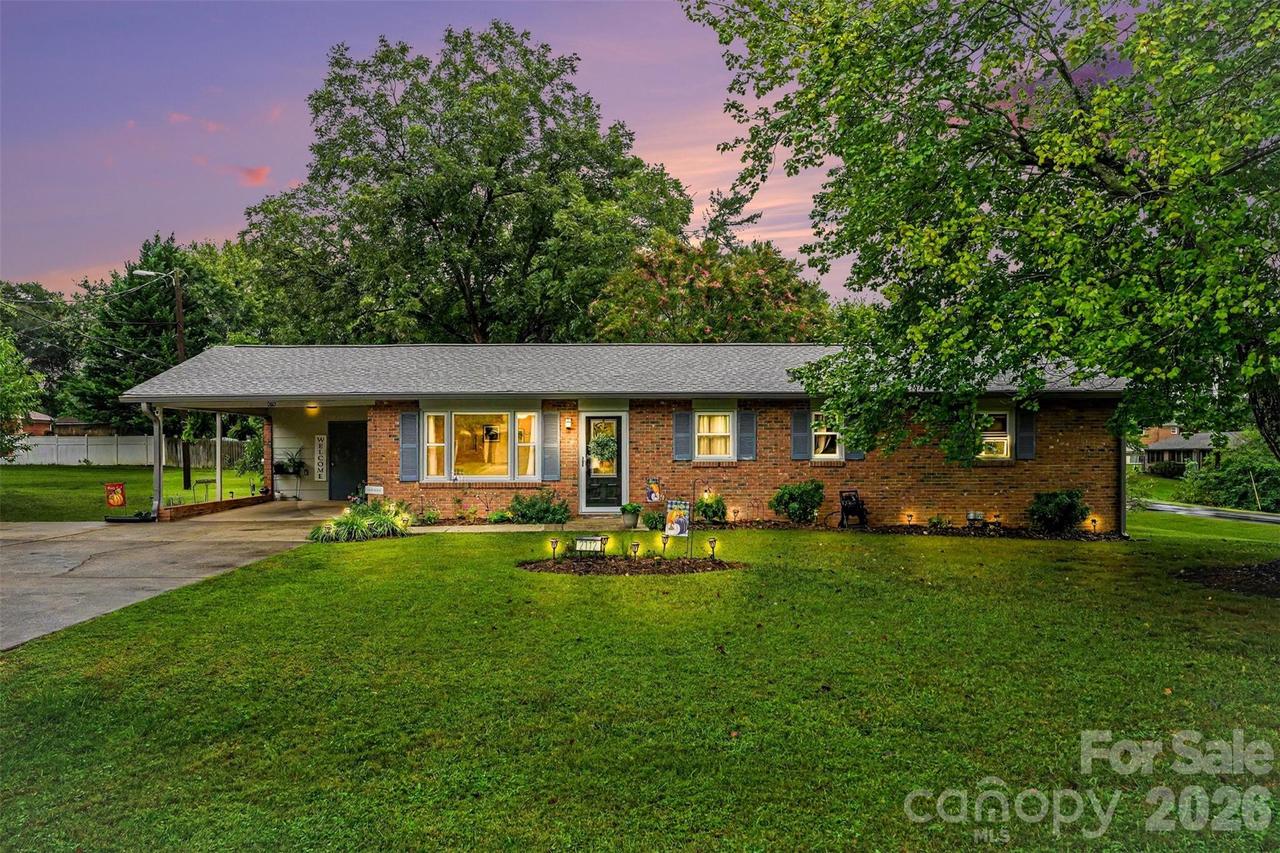 2712 33rd Ave., Hickory, NC 28601