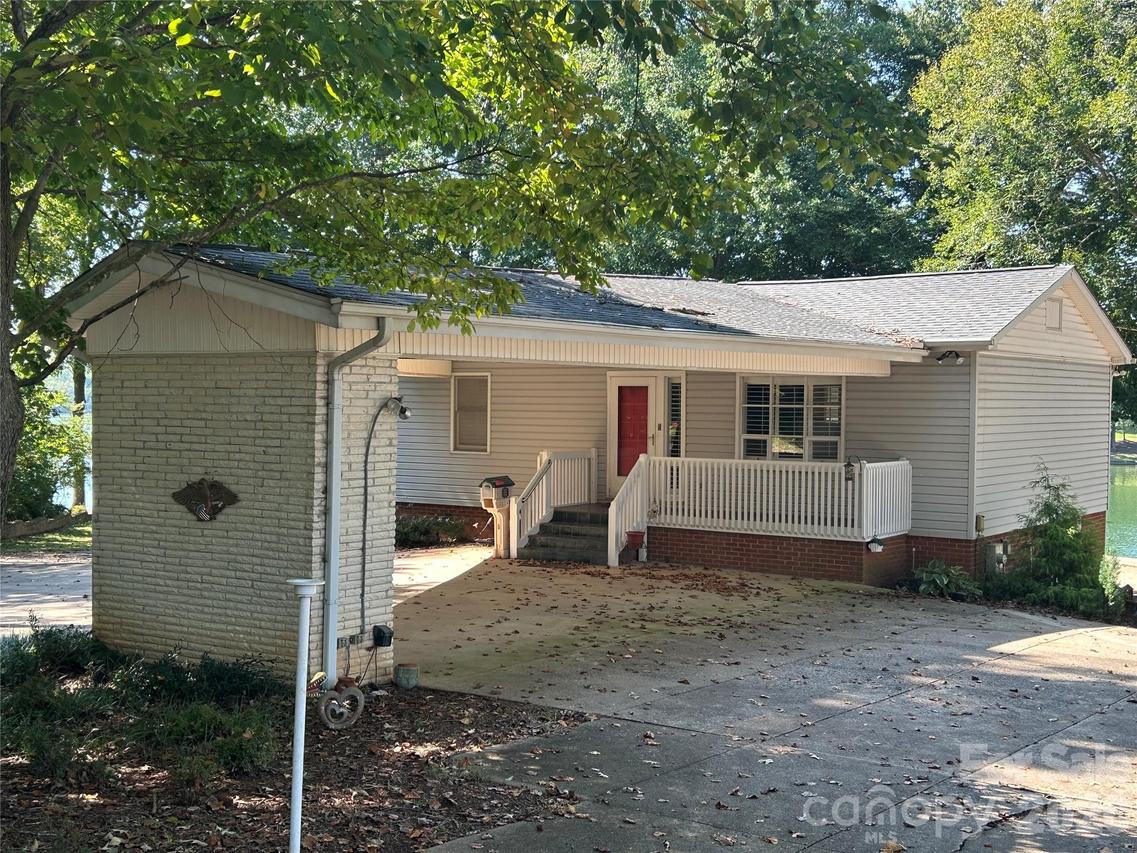 2214 Holly Ln., Shelby, NC 28150