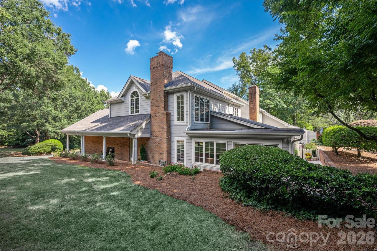 1804 Meadowood Ln., Charlotte, NC 28211