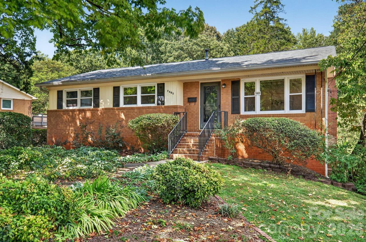 7601 Woodstream Dr., Charlotte, NC 28210