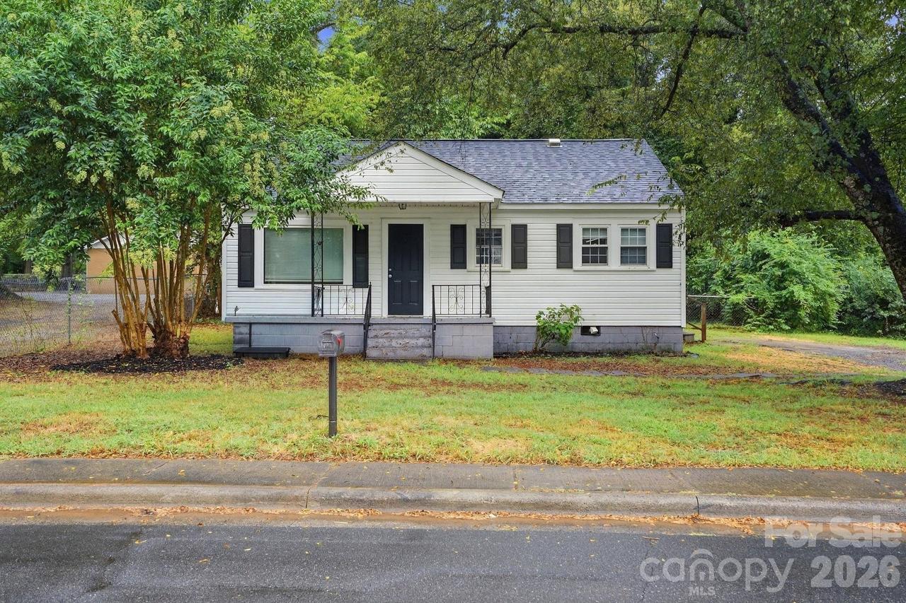 2955 Amay James Ave., Charlotte, NC 28208