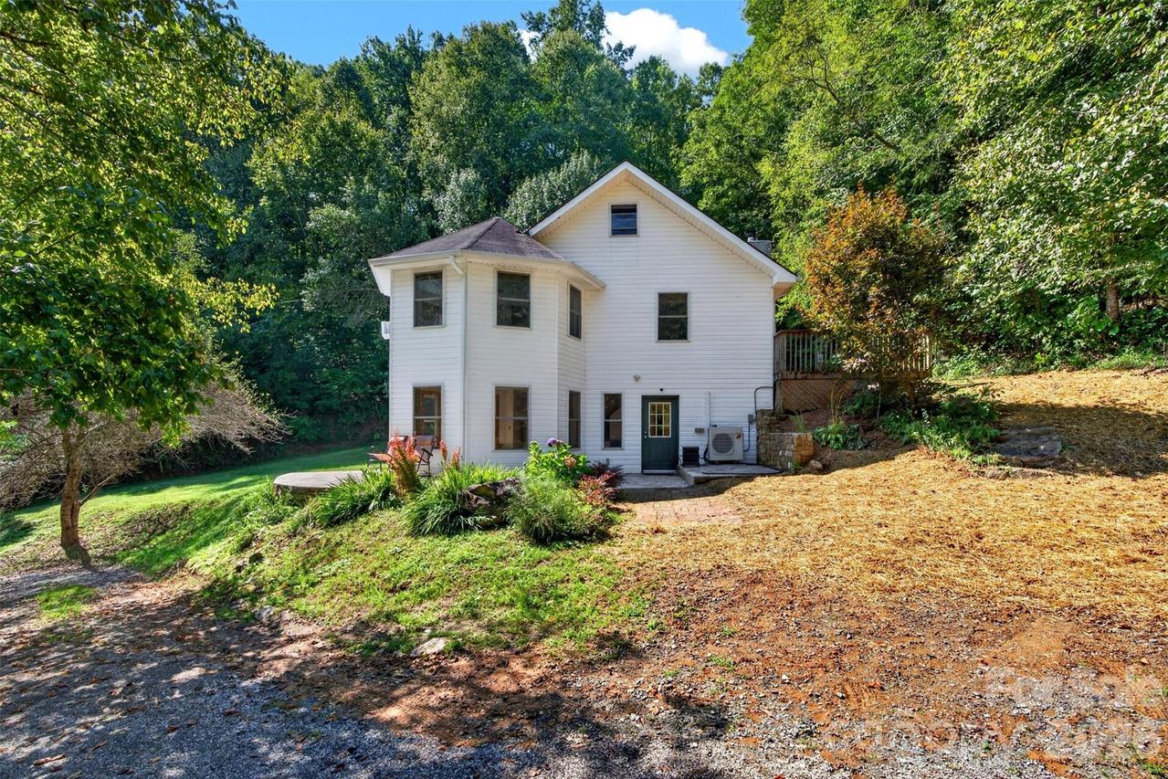 267 Morning Glory Ln., Marshall, NC 28753