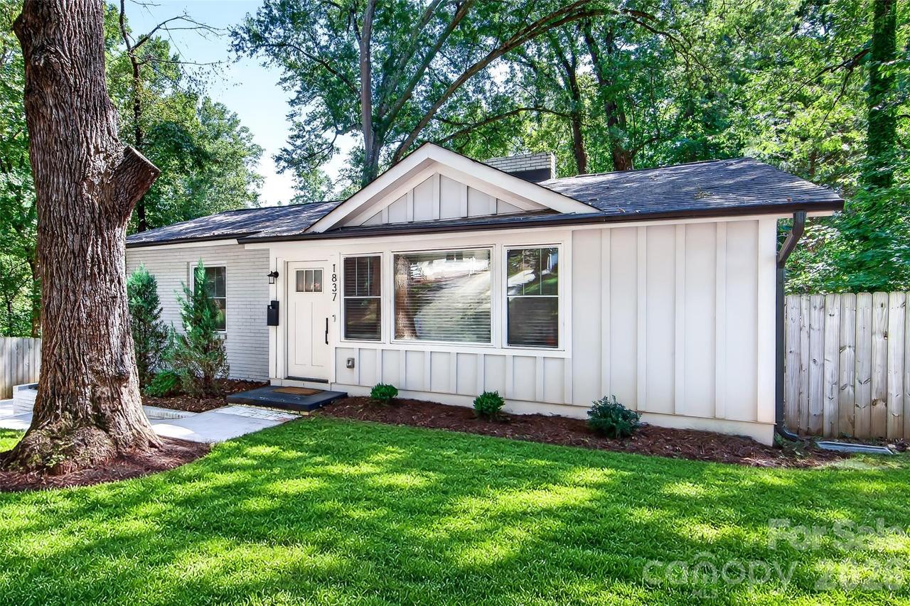 1837 Camp Greene St., Charlotte, NC 28208