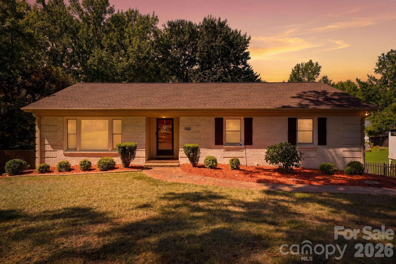 912 Tally Ho Ct., Charlotte, NC 28212